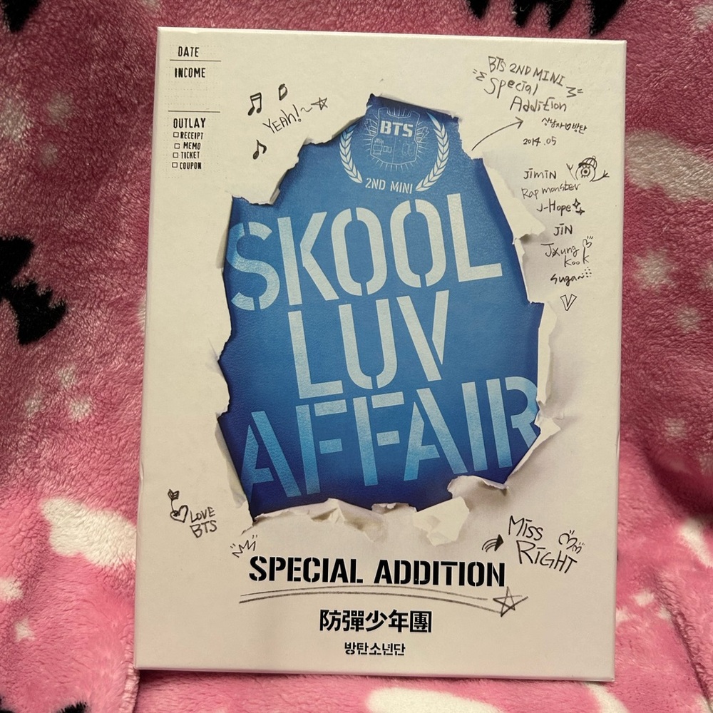 BTS - Skool Luv Affair Special Edition - with booklet